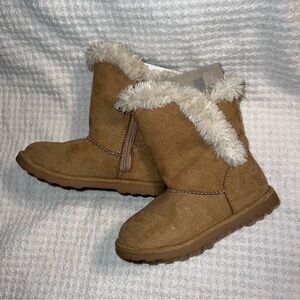 Girls Calistoga Cozy Tan Boots with Faux Fur Trim - Size 9